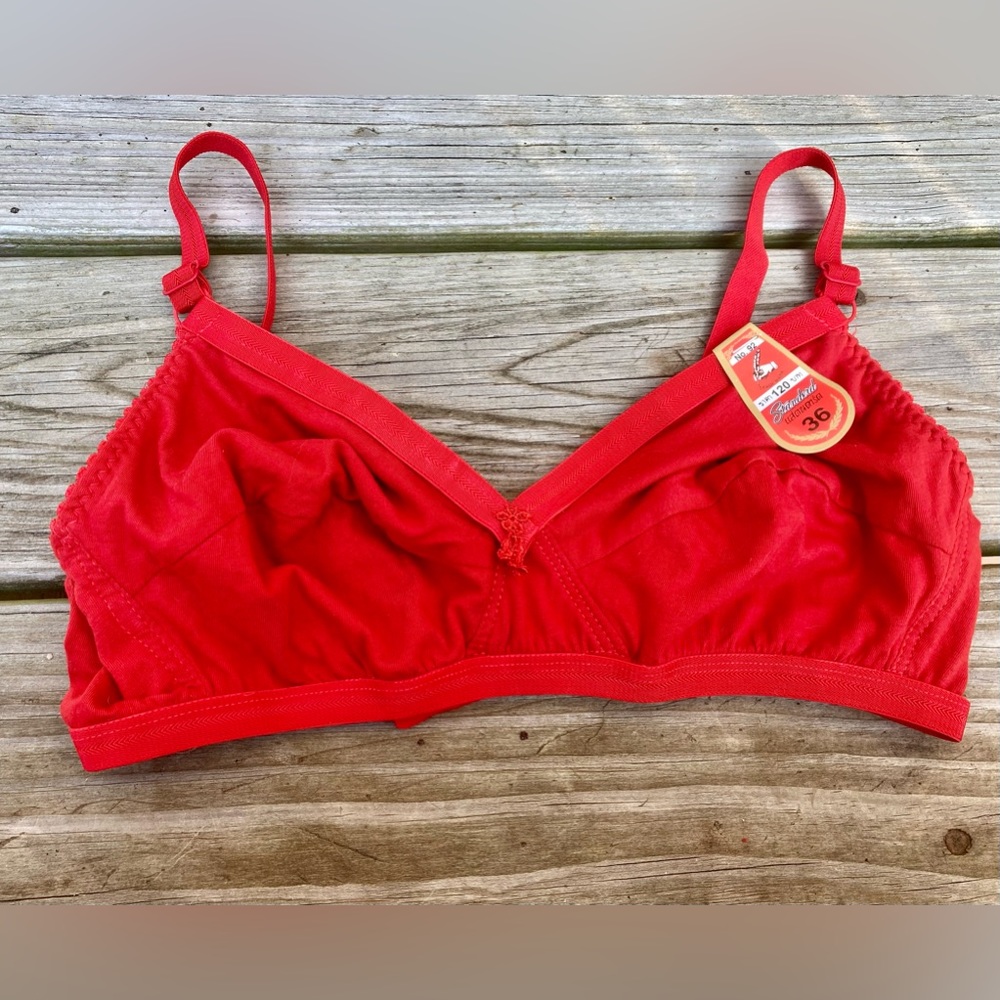 NWTs Red  36B Wireless Bra
